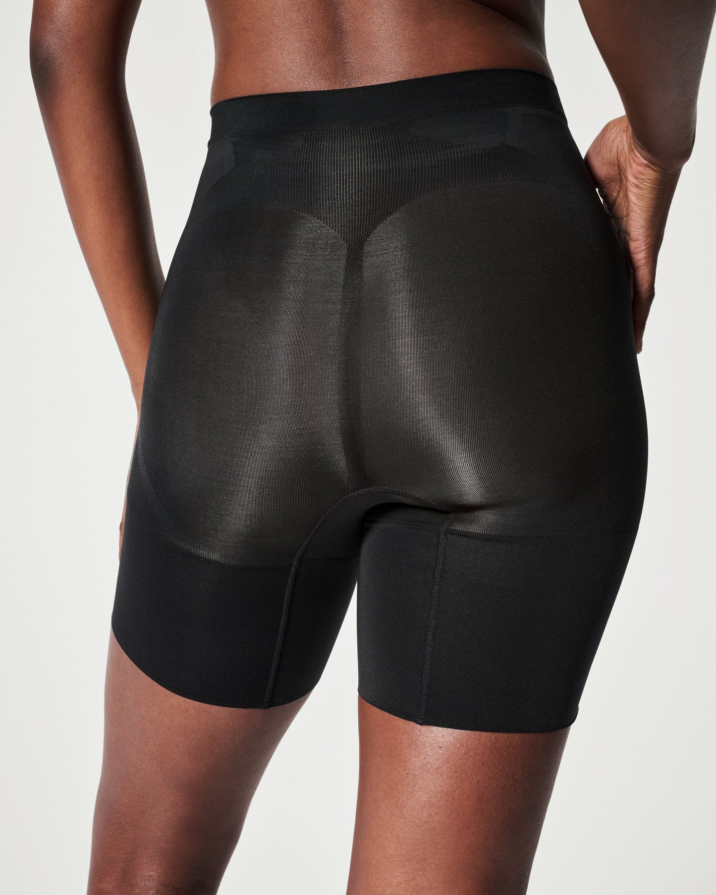 SPANXsculpt™ OnCore Mid-Thigh Short